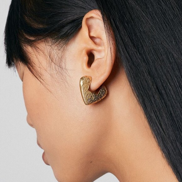 HEY HARPER Waterproof Gold Daphne Anisa Heart Earrings NEW NWT - Picture 3 of 3